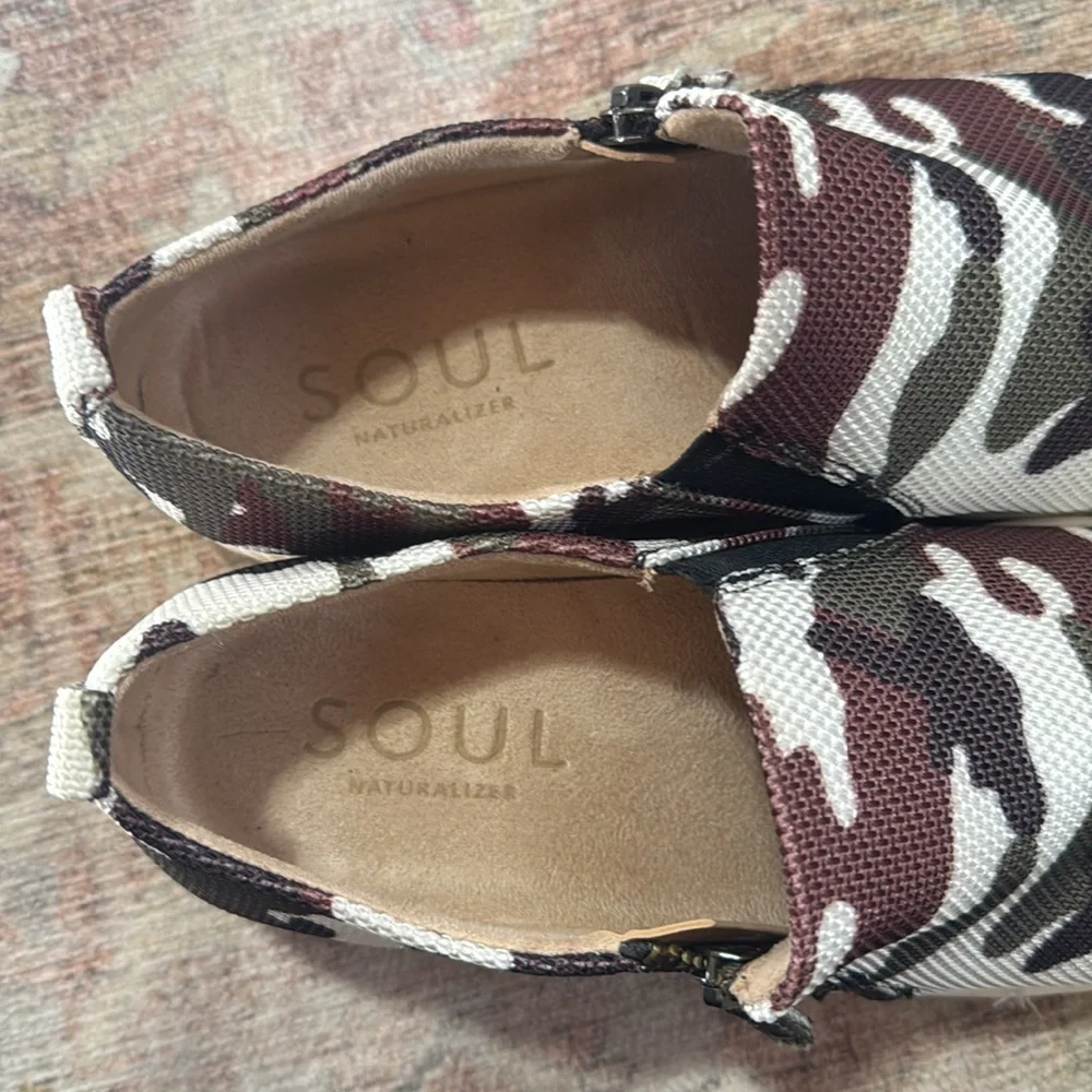 Naturalizer Soul slip on shoes women’s size 8